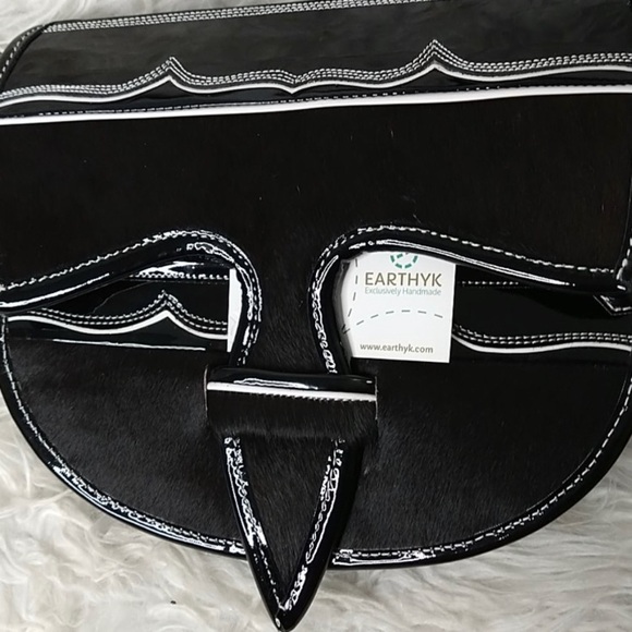 Earthyk Handcrafted Saddlebag/Crossbody - Picture 3 of 8